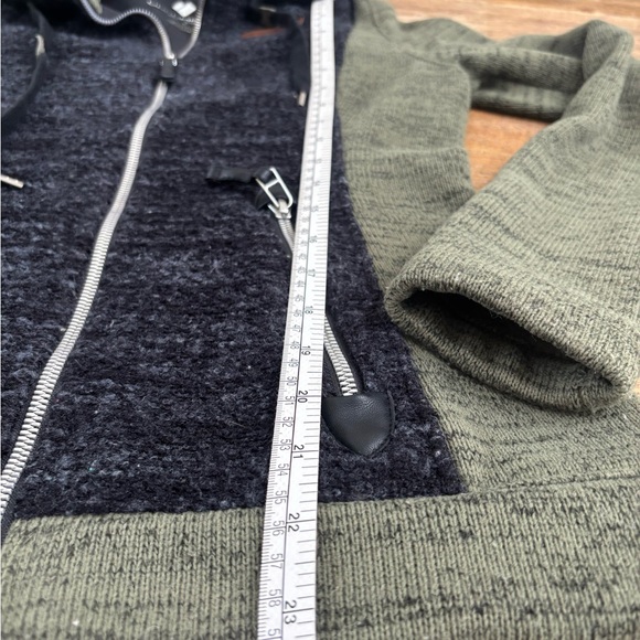 Obermeyer Ella Fleece Green and Black Zip-Up Hoodie size Small - Picture 8 of 16